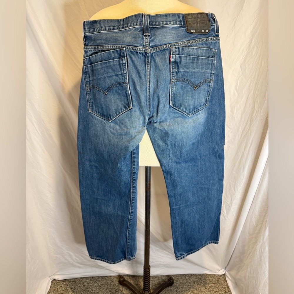 Levi's Relaxed Fit Medium Blue Jeans - Picture 4 of 7
